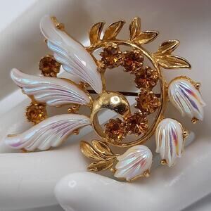 Vintage Iridescent White Flower Brooch Gold Tone Topaz Rhinestones